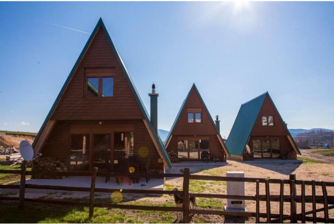 זבליאק Three Houses מראה חיצוני תמונה